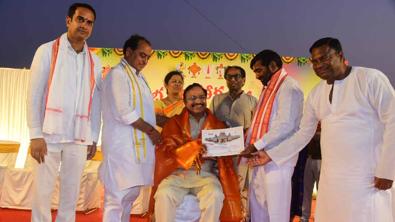 సీఎం కేసీఆర్  బలమైన సంకల్పంతో యాదాద్రి ఆల‌య పున‌ర్నిర్మాణం: మంత్రి ఇంద్ర‌క‌ర‌ణ్‌రెడ్డి