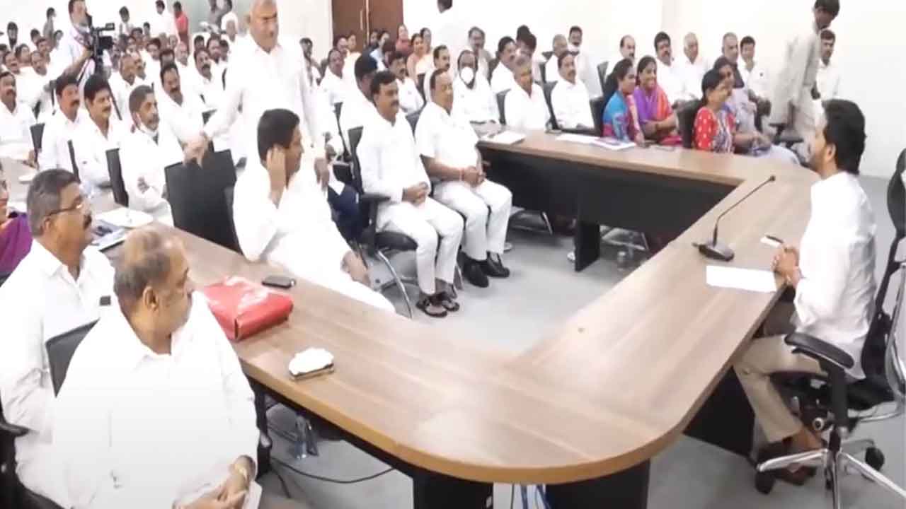జూలై 8 న వైసీపీ ప్లీనరీ.. విస్తృతస్థాయి సమావేశంలో చర్చ