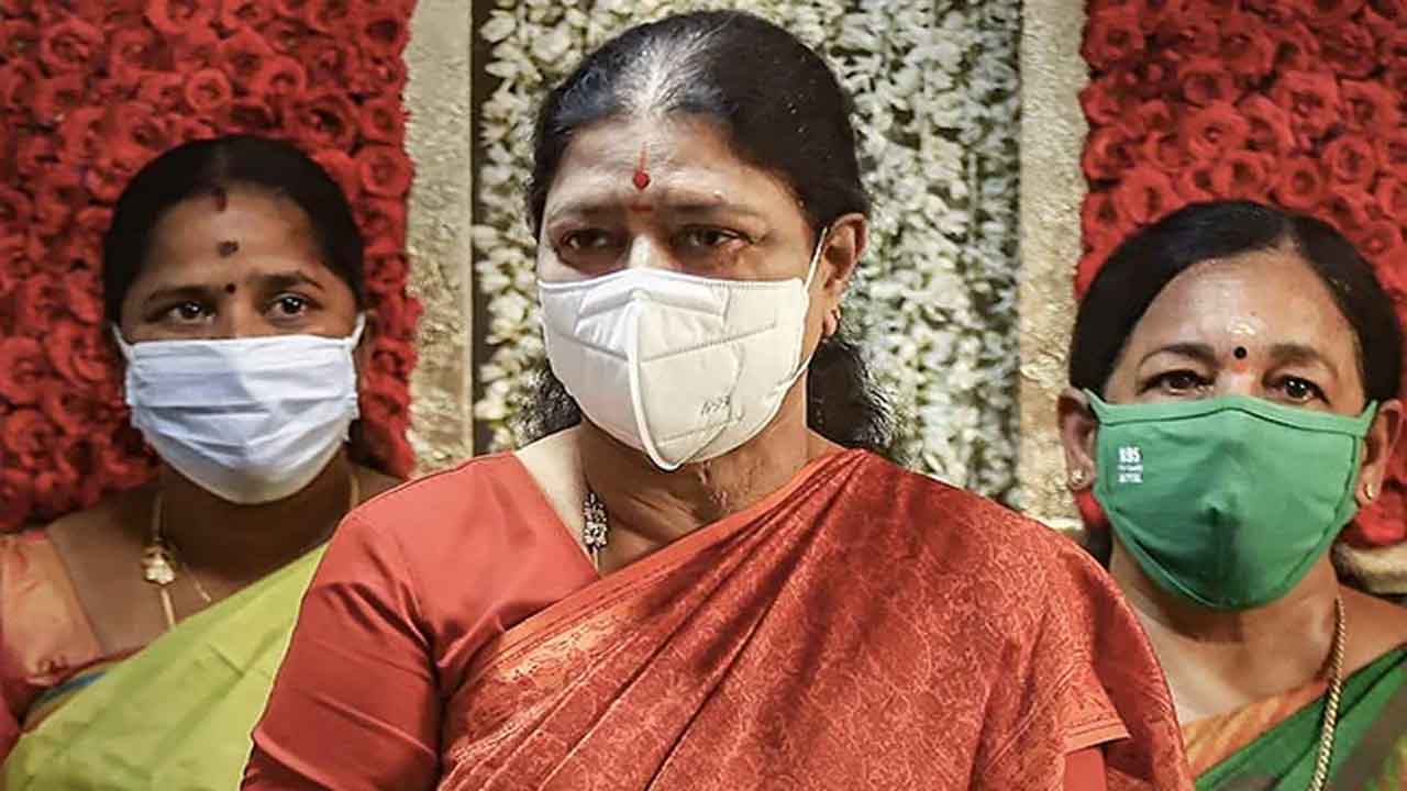 కొడ‌నాడు మిస్ట్రీ కేసులో శ‌శిక‌ళ‌ను విచారించిన పోలీసులు