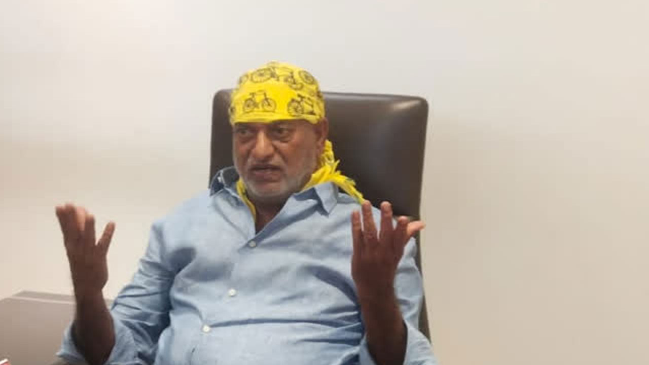 ఇక ఇంటి నుంచే వేంక‌టేశ్వ‌రుడ్ని మొక్కుకోవాలేమో? :  జేసీ ప్ర‌భాక‌ర్ రెడ్డి