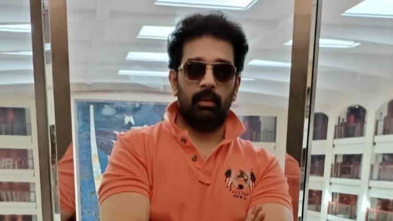 జేడీ చక్రవర్తి గుర్తున్నాడా.. వరుస సినిమాలతో రచ్చ చేస్తున్నాడు..