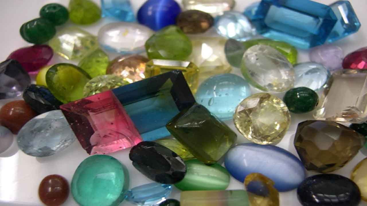 జెమ్స్ లాంటి జీవితం..!