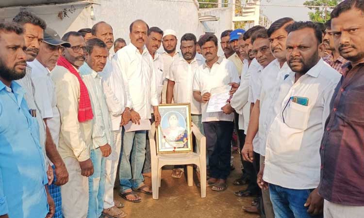 కార్యకర్తలకు టీఆర్‌ఎస్‌ కొండంత అండ
