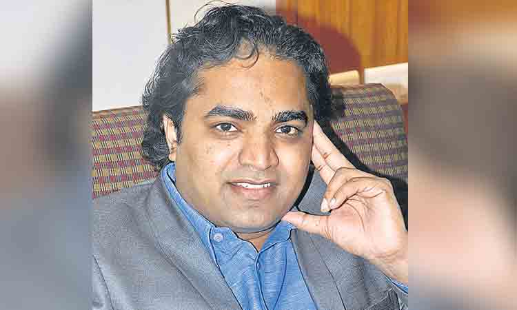 ప్రధాని పరిచయమంటూ.. హంగామా