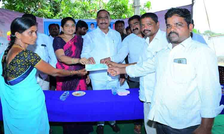 సబ్బండవర్గాల సంక్షేమమే సీఎం కేసీఆర్‌ ధ్యేయం