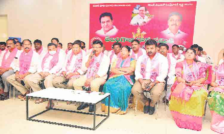 టీఆర్‌ఎస్‌తోనే అభివృద్ధి సాధ్యం