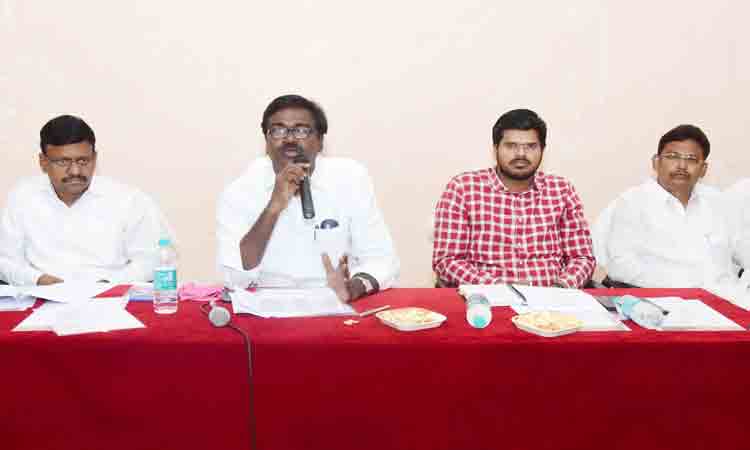 రైతులు పండించిన ప్రతి గింజా కొంటాం