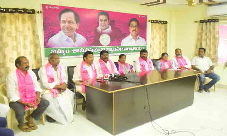 బీజేపీ, కాంగ్రెస్‌వి చిల్లర రాజకీయాలు