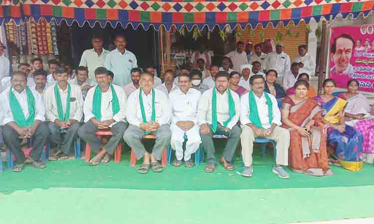 కేంద్రం దిగి రావాలి.. ధాన్యం కొనాలి