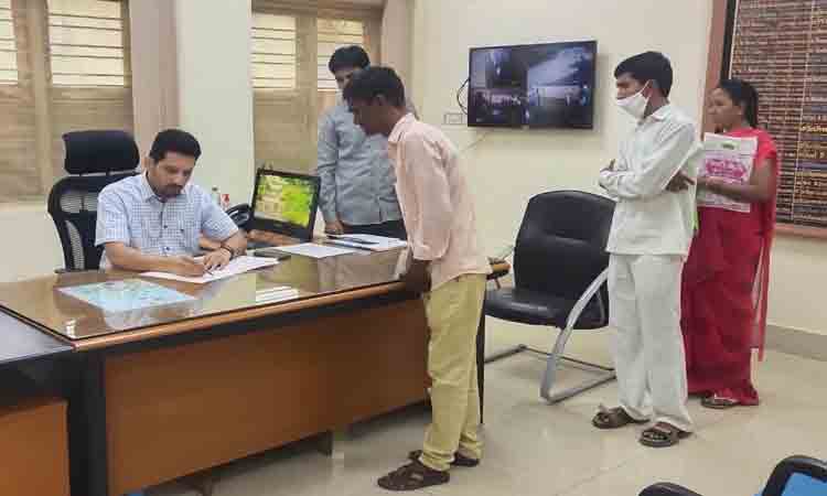 ఆదివాసీల ఫిర్యాదులకు ప్రత్యేక సెల్‌