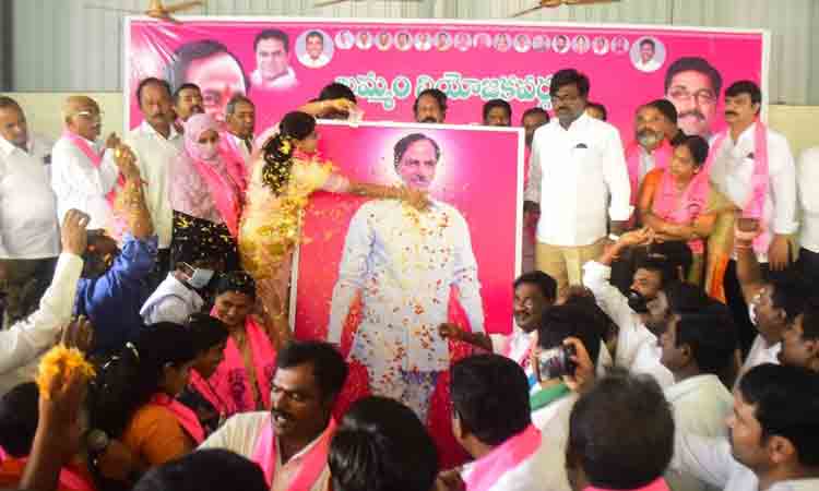 సాహో కేసీఆర్‌