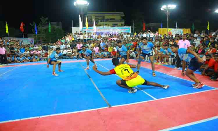 హోరాహోరీగా కబడ్డీ ఫైనల్స్‌