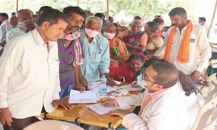 మెగా ఉచిత వైద్య శిబిరానికి స్పందన