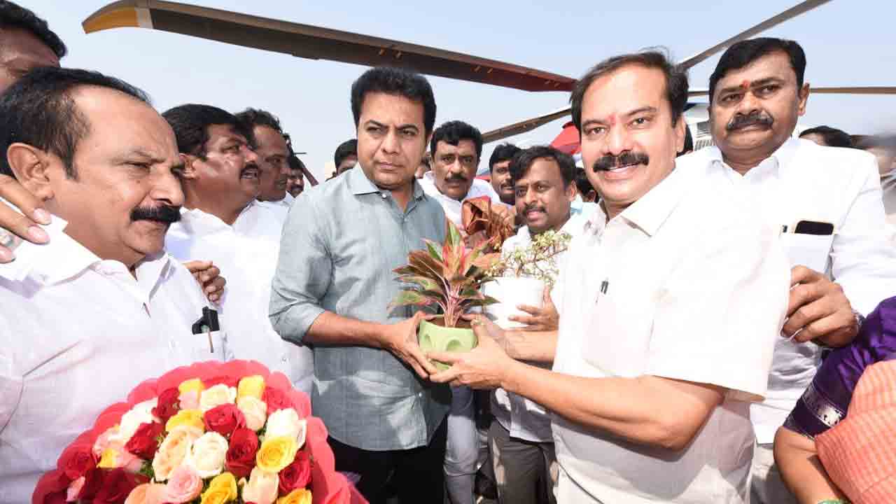 ఓరుగల్లులో పలు అభివృద్ధి పనులను ప్రారంభించిన మంత్రి కేటీఆర్‌