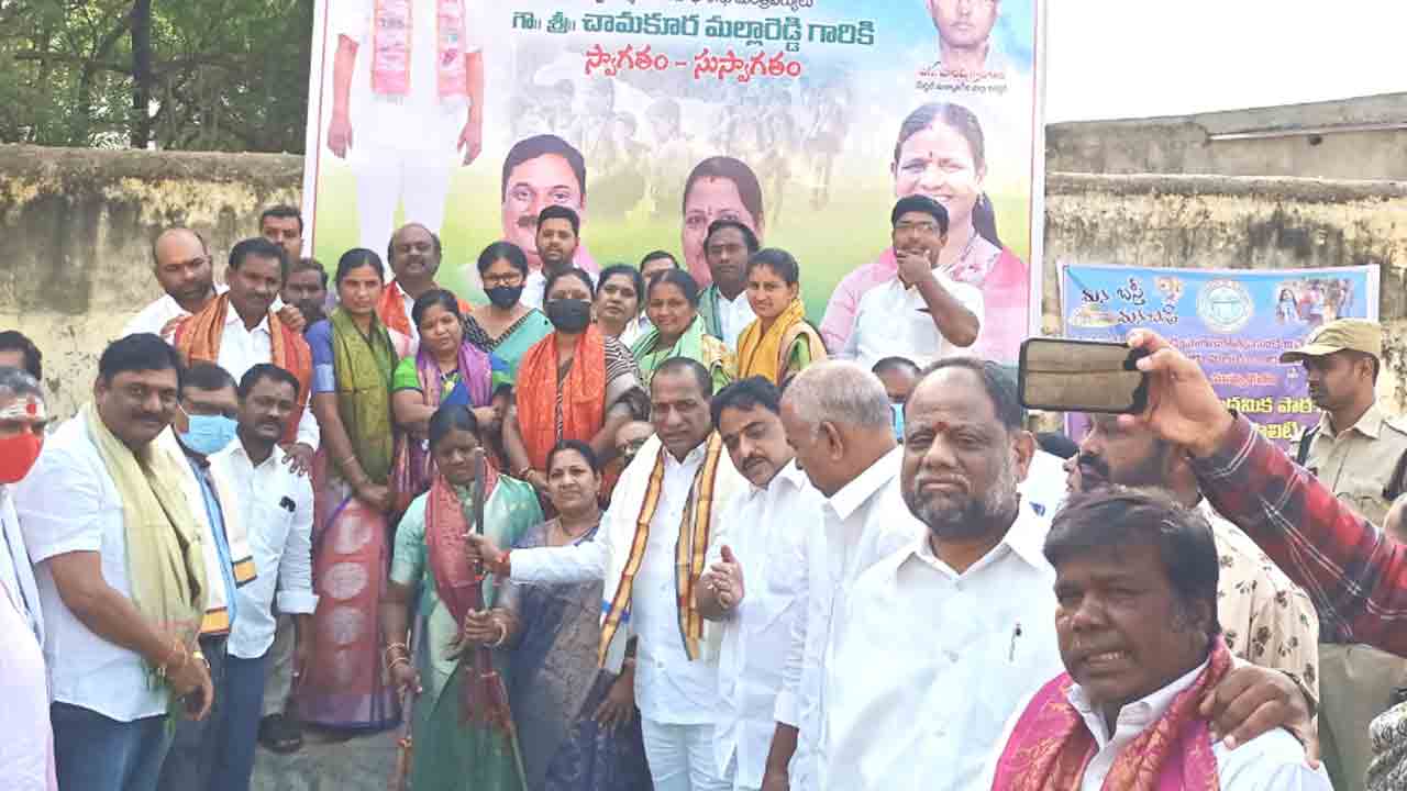 సర్కార్ బడుల రూపురేఖలు మార్చేందుకే మన ఊరు-మన బడి : మంత్రి  మల్లారెడ్డి