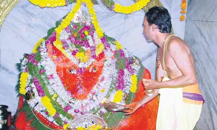 పర్యాటక కేంద్రాలుగా సుప్రసిద్ధ ఆలయాలు