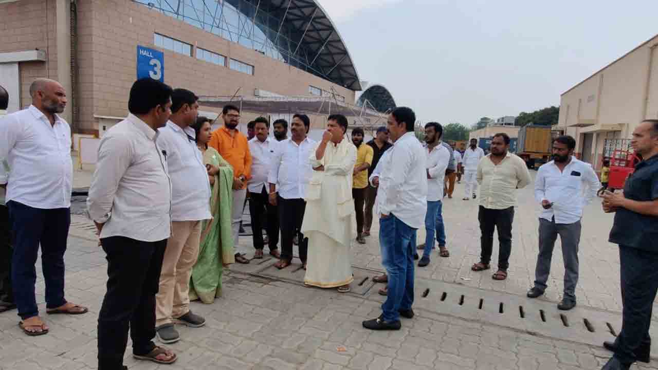 ప్లీనరీలో పసందైన భోజనాలు : ఎమ్మెల్యే మాధవరం