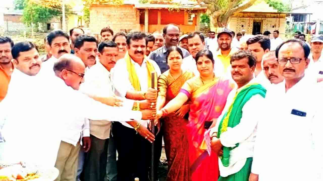 టీఆర్‌ఎస్‌తోనే అభివృద్ధి సాధ్యం : ఎమ్మెల్యే క్రాంతి కిరణ్‌