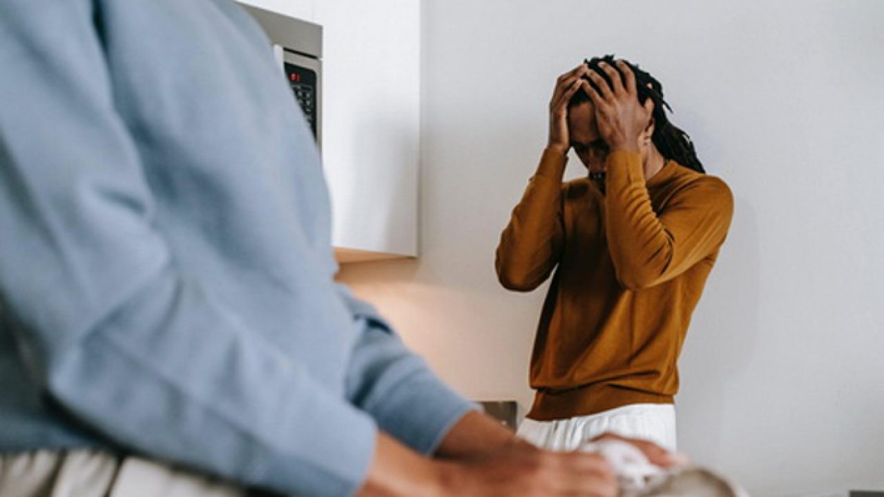 బాలిక‌కు అశ్లీల వీడియోలు చూపుతూ లైంగిక వేధింపులు : నిందితుడి అరెస్ట్‌