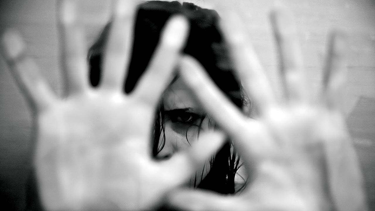 దారుణం : బాలిక‌పై లైంగిక దాడి.. ఎఫ్ఐఆర్ న‌మోదు