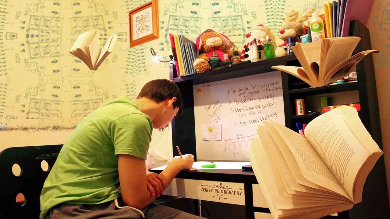 Create a right study space to focus better