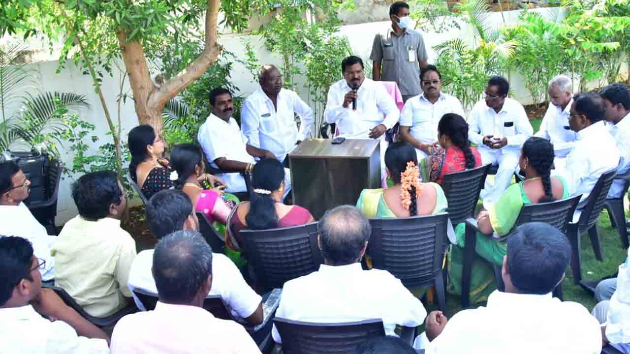 ప్రతి ఇంటిపై నల్లజెండా ఎగరాలి : మంత్రి నిరంజన్‌ రెడ్డి