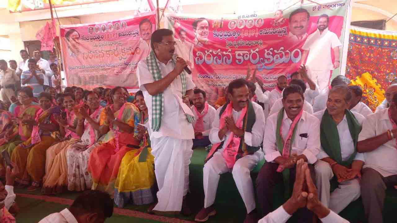 వందేళ్ల అబద్ధాలను అప్పుడే చెప్పేసిన బీజేపీ..! : మంత్రి నిరంజన్‌రెడ్డి