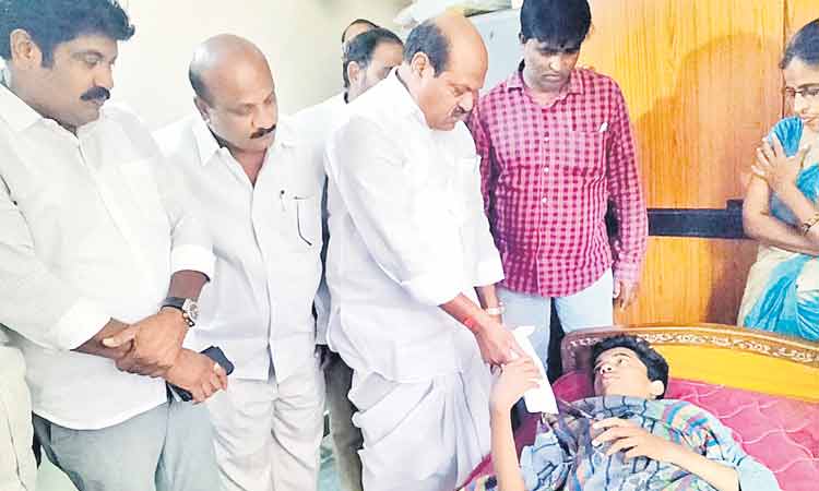 రాఘవను అన్నిరకాలుగా ఆదుకుంటాం