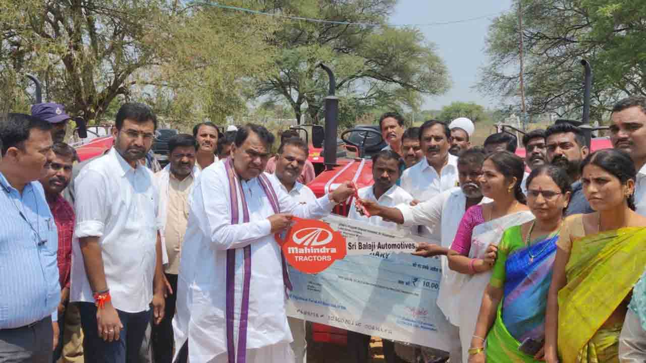 దళితులు తలెత్తుకుని బతకాలన్నదే ప్రభుత్వ ధ్యేయం : స్పీకర్ పోచారం