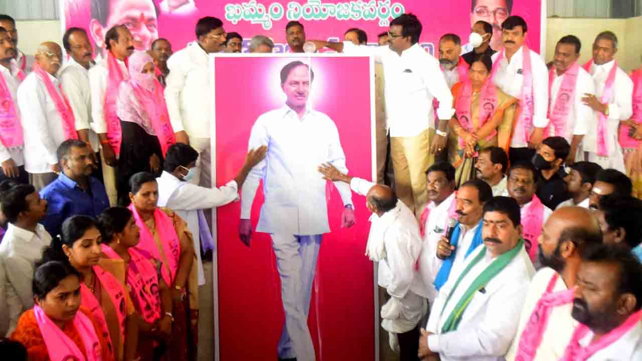 కేంద్రం వెన్నుపోటు.. కేసీఆర్ వెన్నుదన్ను: మంత్రి పువ్వాడ అజయ్‌