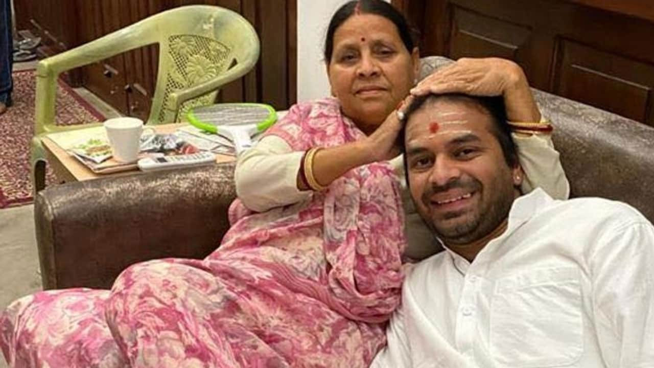 తేజ్ ప్ర‌తాప్‌కు హ్యాండిచ్చిన ర‌బ్రీదేవి, తేజ‌స్వీ యాద‌వ్‌