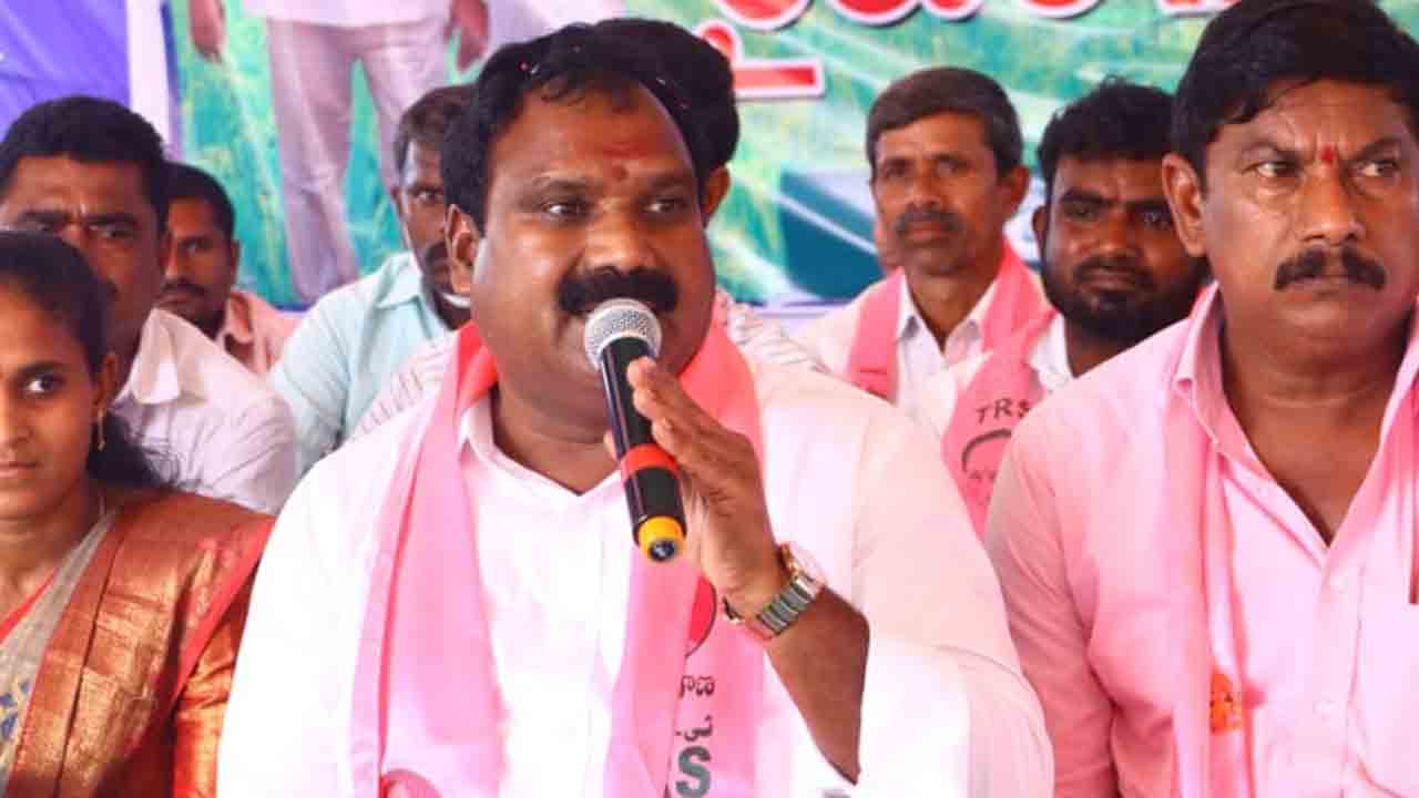 వడ్లను కొనేంత వరకు ఉద్యమిస్తాం : ఎమ్మెల్యే అరూరి రమేశ్‌