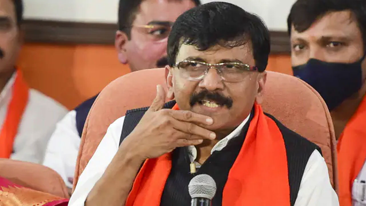 ఫోన్‌ ట్యాపింగ్‌ ఆరోపణలు.. రౌత్‌ వాంగ్మూలం నమోదు చేసిన పోలీసులు