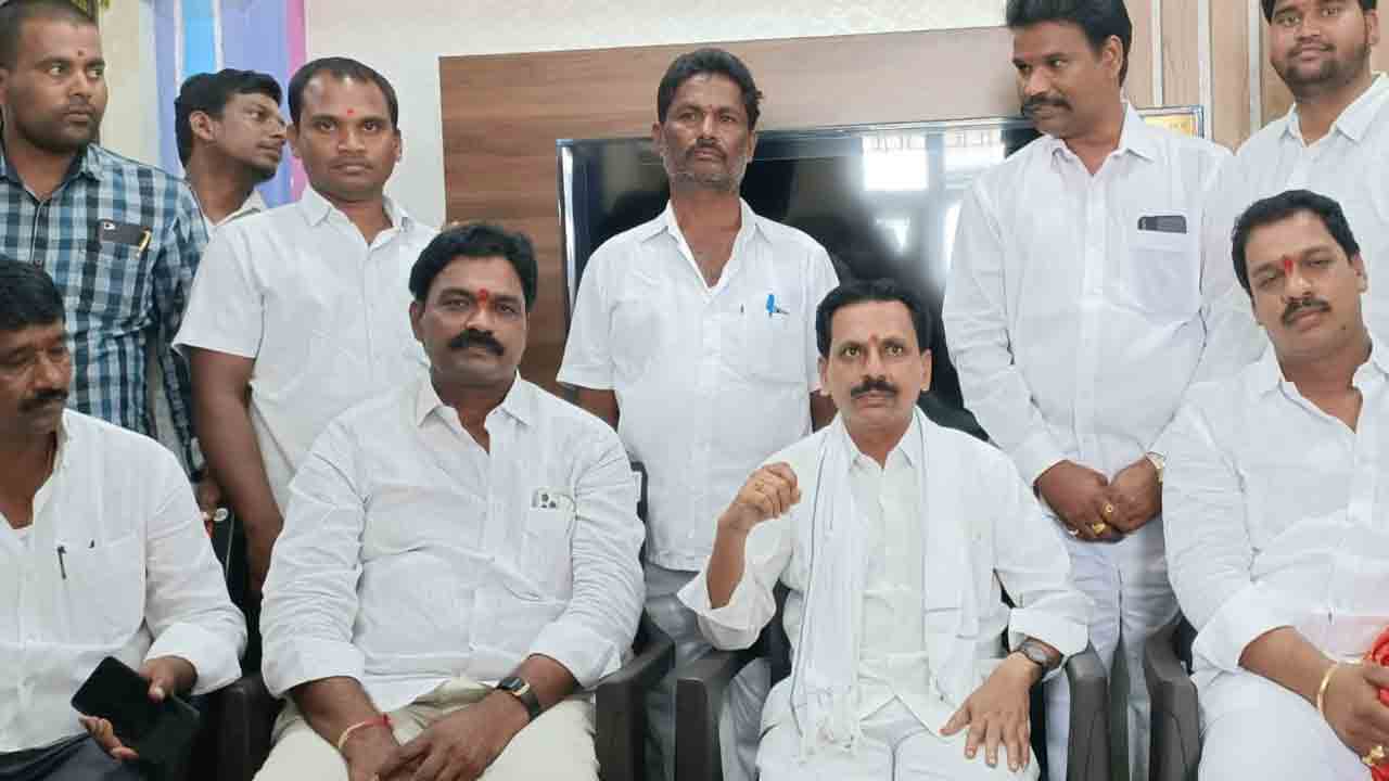 7న జరిగే నిరసన దీక్షను విజయవంతం చేయాలి : ఎమ్మెల్యే రవీంద్ర కుమార్