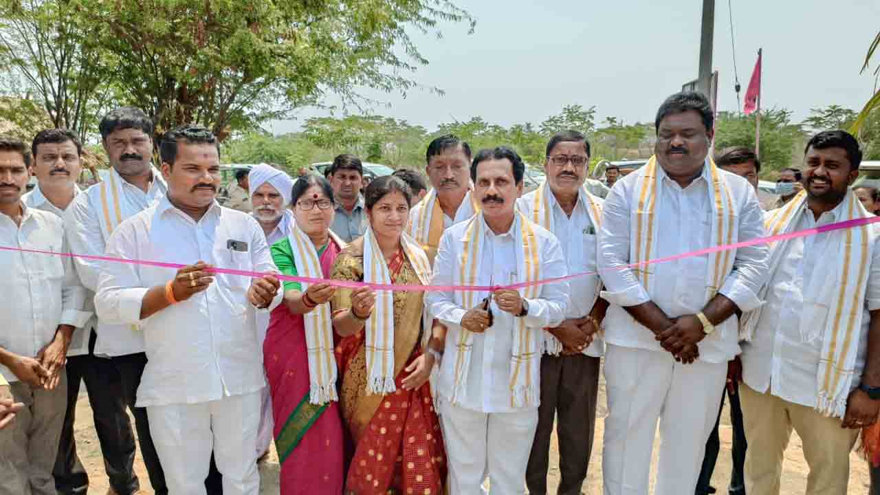 టీఆర్ఎస్ పాలనలో గ్రామాల్లో ప్రగతి విప్లవం : ఎమ్మెల్యే రవీంద్ర కుమార్‌