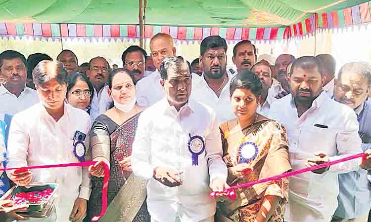 ప్రభుత్వ దవాఖానల్లో కార్పొరేట్‌ వైద్యం