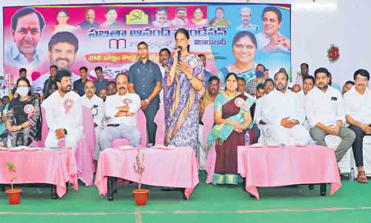 పట్టుదలతో చదువాలి