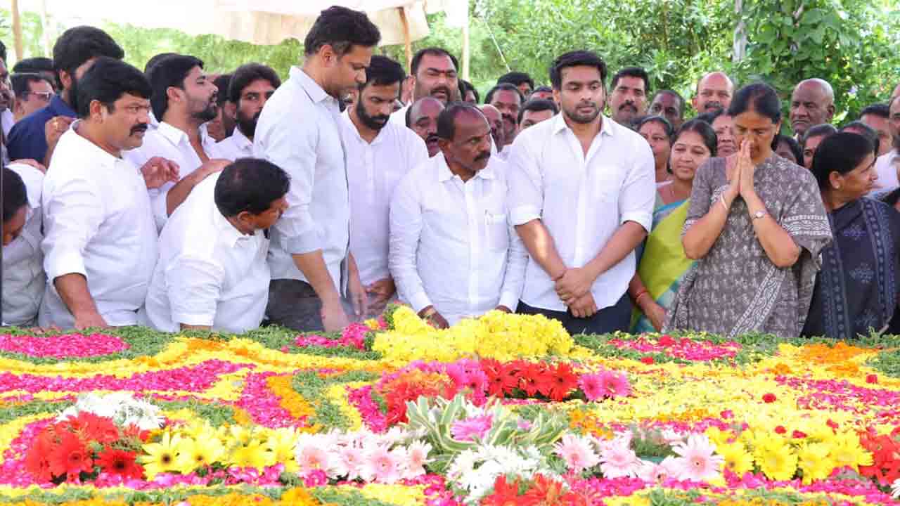 ఇంద్రారెడ్డి సేవలు మరువలేనివి : మంత్రి సబితారెడ్డి