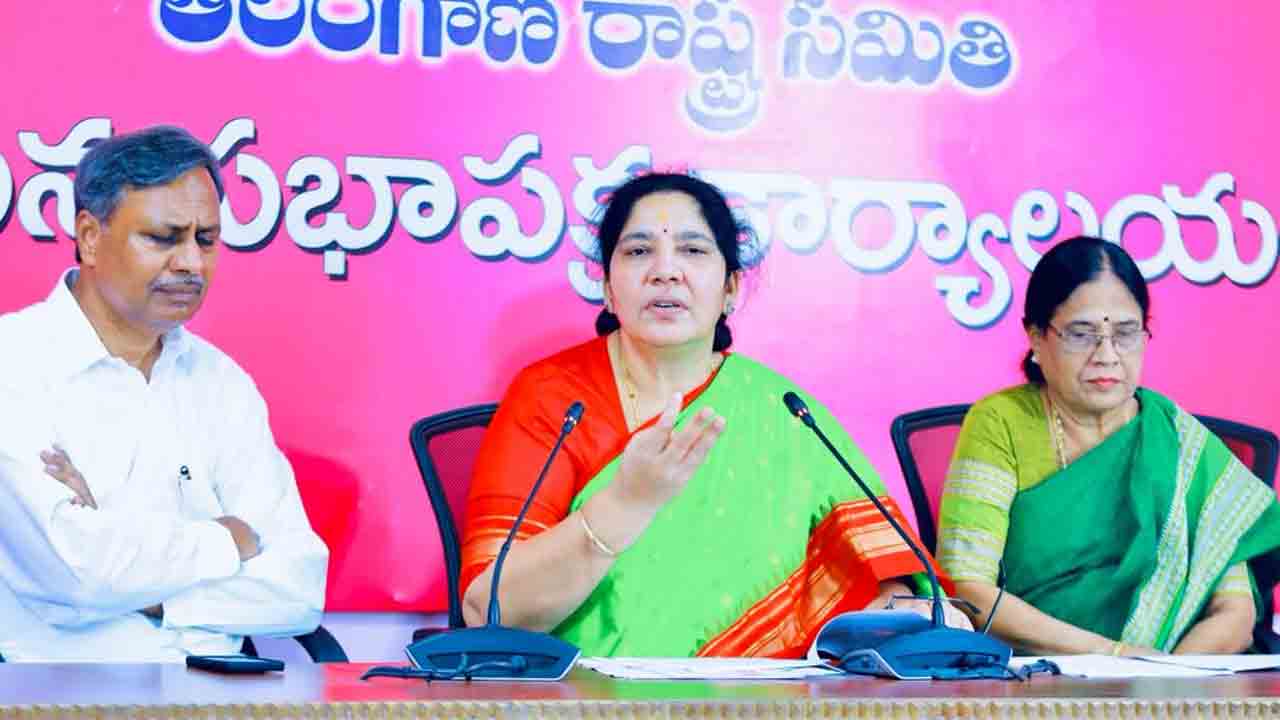 పార్లమెంట్ సాక్షిగా వారు పచ్చి అబద్ధాలు మాట్లాడుతున్నారు : మంత్రి సత్యవతి ఫైర్‌