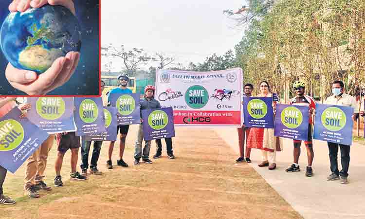 పుడమితల్లికి పచ్చని హారతి