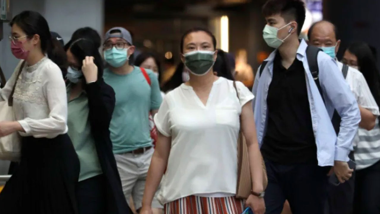 బైబై షాంఘై… ఇబ్బ‌డిముబ్బ‌డిగా క‌రోనా కేసులు.. సిటీని ఖాళీ చేస్తున్న జ‌నం