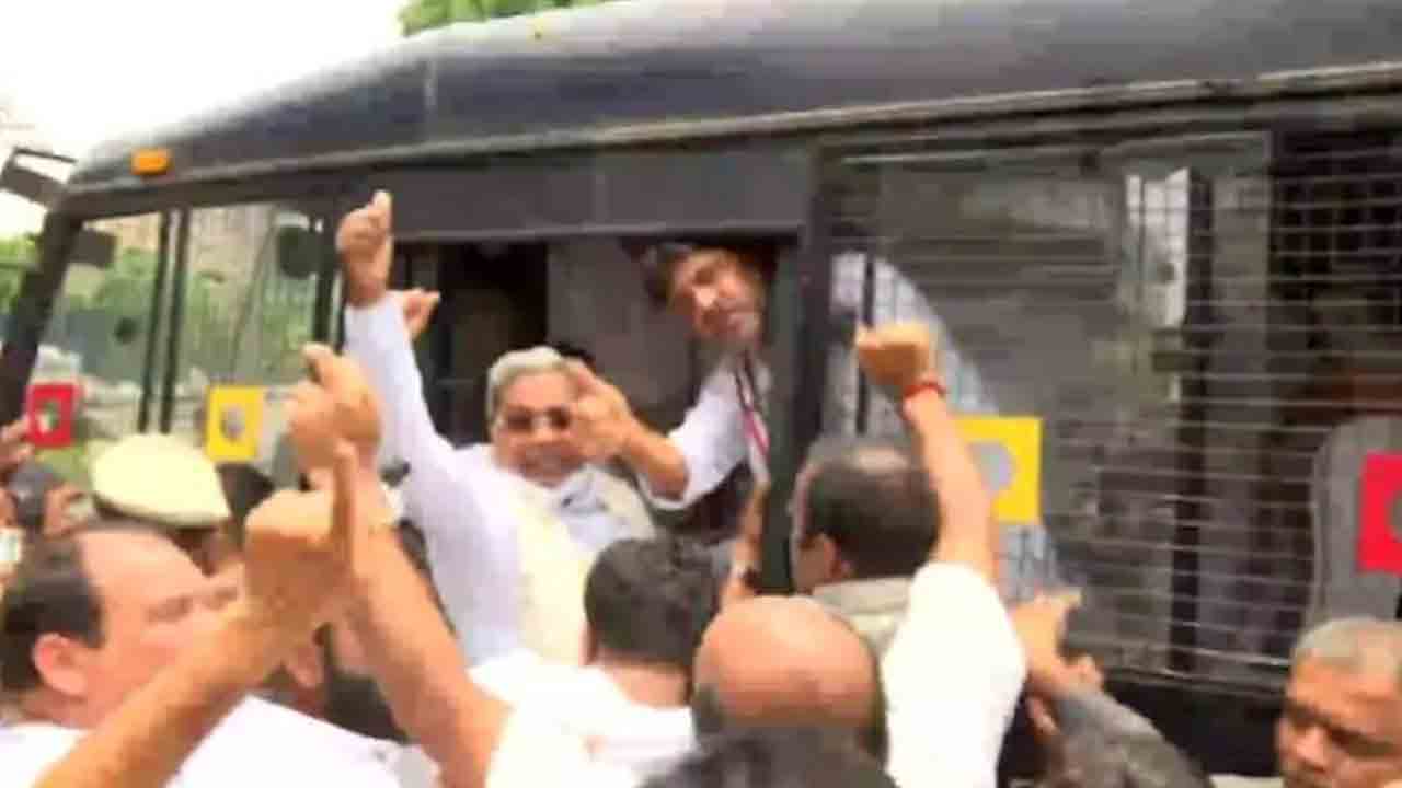 కాంట్రాక్ట‌ర్ ఆత్మ‌హ‌త్య కేసు |  ఈశ్వ‌ర‌ప్ప రాజీనామా కోరుతూ కాంగ్రెస్ నిర‌స‌న హోరు