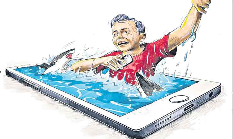 స్మార్ట్‌ఫోన్‌తో భద్రం బిడ్డ!