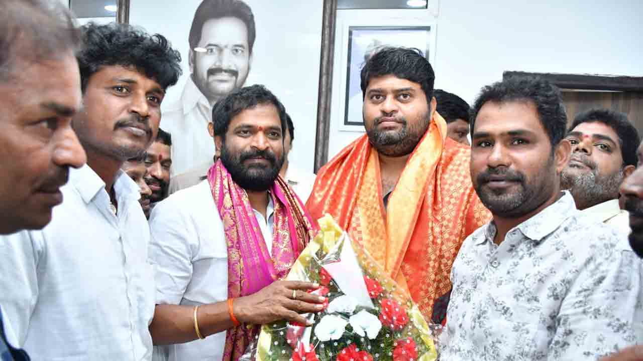 మంత్రి శ్రీనివాస్‌ గౌడ్‌ను కలిసిన గుండ్ల పొట్లపల్లి గ్రామస్తులు