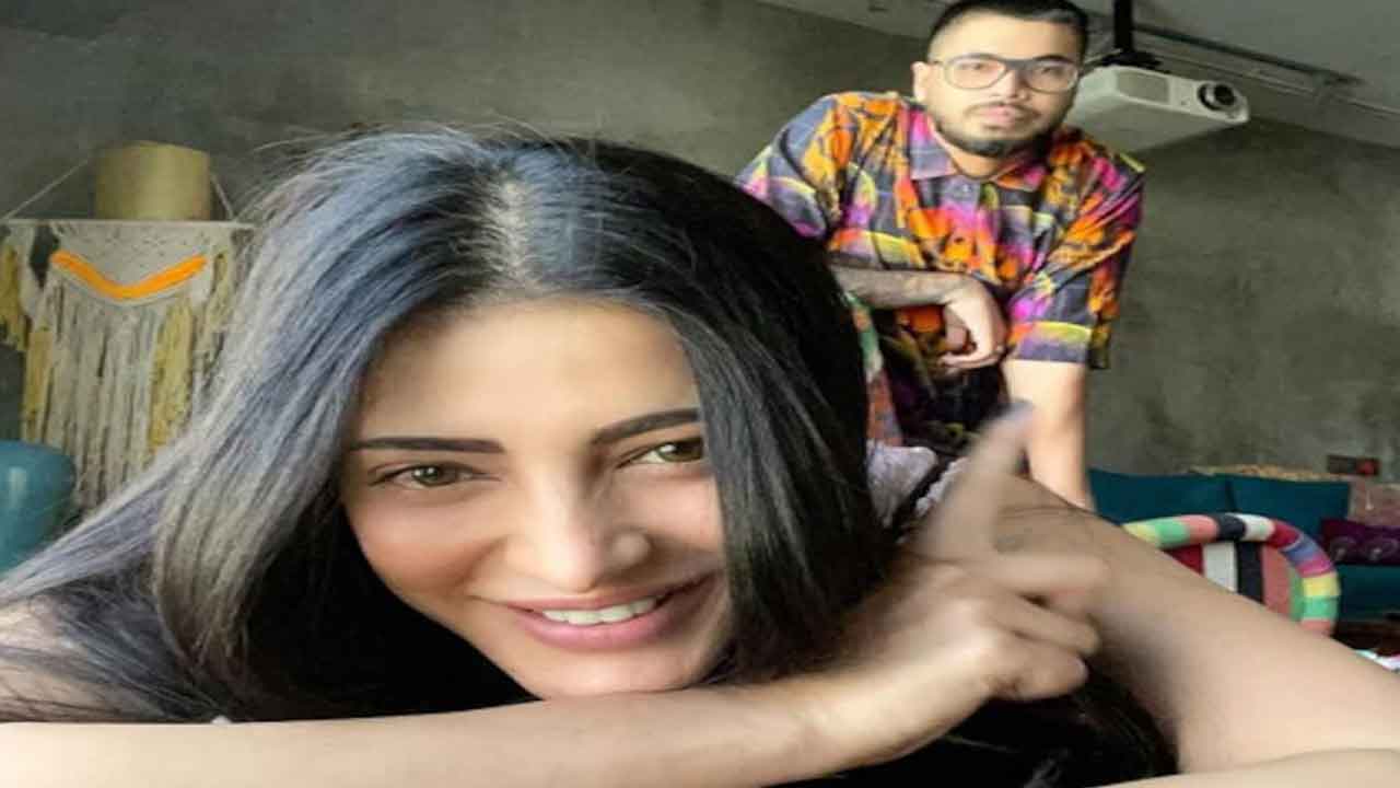 ప్రియుడితో అస్సాంకు శృతి