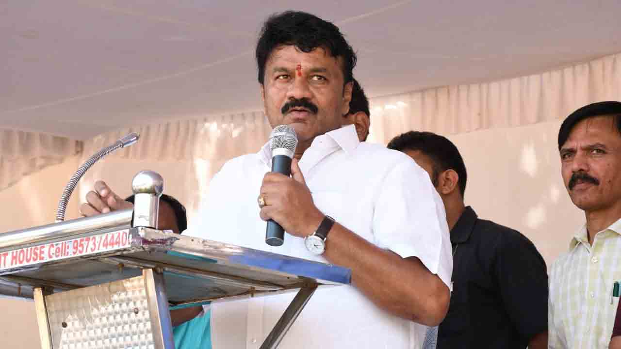 విద్యార్థులను చదువుతోపాటు క్రీడల్లోనూ ప్రోత్సహించాలి: మంత్రి తలసాని