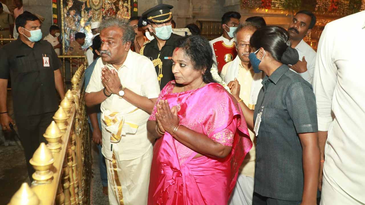 యాదాద్రి న‌ర‌సింహ‌స్వామి స‌న్నిధిలో గ‌వ‌ర్న‌ర్ త‌మిళిసై పూజలు