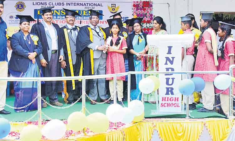 ఘనంగా లయన్స్‌క్వెస్ట్‌ గ్రాడ్యుయేషన్‌