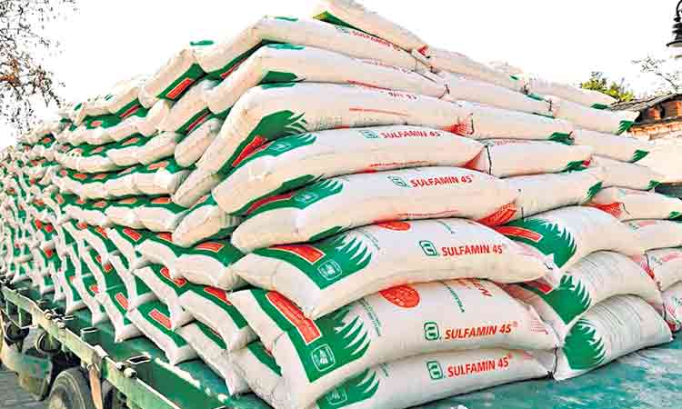 ఎరువుల తగ్గింపుపై రైతులకు అవగాహన