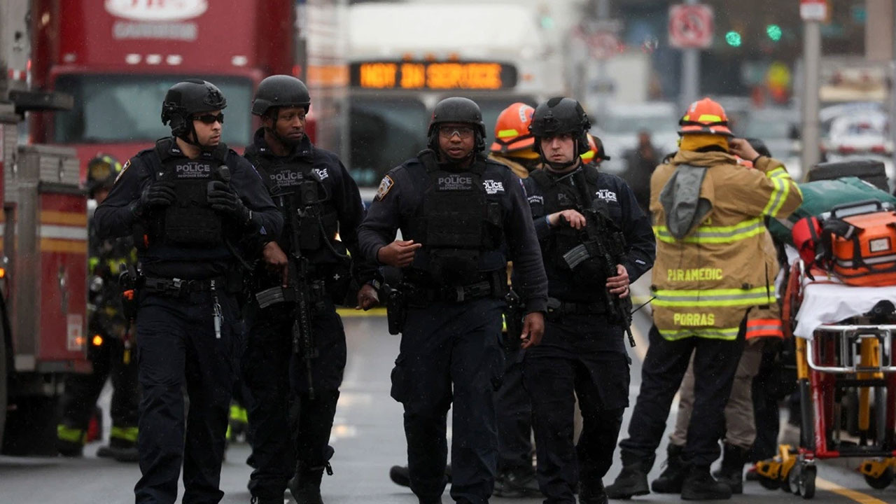 అమెరికాలో కాల్పుల క‌ల‌క‌లం…. ఐదుగురు దుర్మరణం